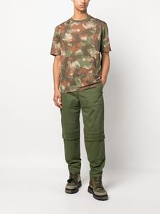 Moschino T-shirt met camouflageprint - Groen