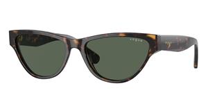 VOGUE VO5513S | Damen-Sonnenbrille | Butterfly | Fassung: Kunststoff Havanna | Glasfarbe: Grün / Grau