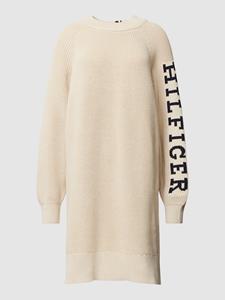 Tommy Hilfiger Strickkleid PLACED HILFIGER SWEATER DRESS mit markantem Hilfiger Logo-Schriftzug Auf dem Ärmel