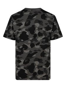 A BATHING APE x Russell Athletic Color Camo T-shirt - Zwart