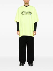 VETEMENTS T-shirt met logoprint - Geel