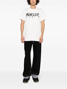 Moncler spray-paint logo-print cotton T-shirt - Wit