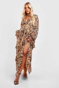 Boohoo Plus Dierenprint Maxi Jurk Met Franjes, Laag Decolleté En Ruches, Brown