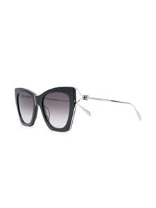 Alexander McQueen Eyewear AM0375S cat-eye zonnebril - Zwart