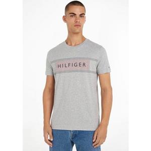 Tommy Hilfiger Rundhalsshirt BRAND LOVE CHEST TEE mit TH-Stickerei am Ärmel