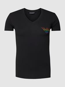 Emporio Armani T-shirt met V-hals, model 'RAINBOW LOGO'