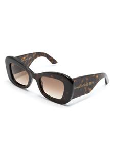 Alexander McQueen Eyewear cat-eye frame sunglasses - Bruin