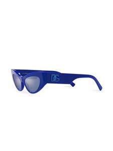 Dolce & Gabbana Eyewear logo-embossed cat-eye frame sunglasses - Blauw