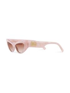 Dolce & Gabbana Eyewear pearlescent butterfly-frame sunglasses - Roze