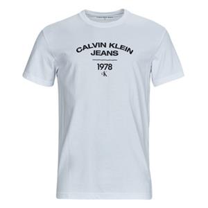 Calvin Klein Jeans T-shirt Korte Mouw  VARSITY CURVE LOGO T-SHIRT