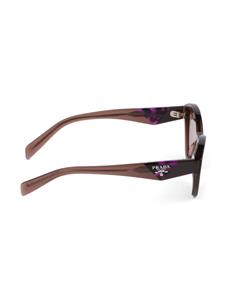 Prada Eyewear Symbole zonnebril met cat-eye montuur - Bruin