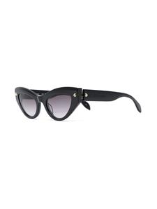 Alexander McQueen Eyewear Zonnebril met cat-eye montuur - Zwart