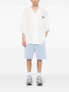 Martine Rose logo-patch drop-shoulder shirt - Wit