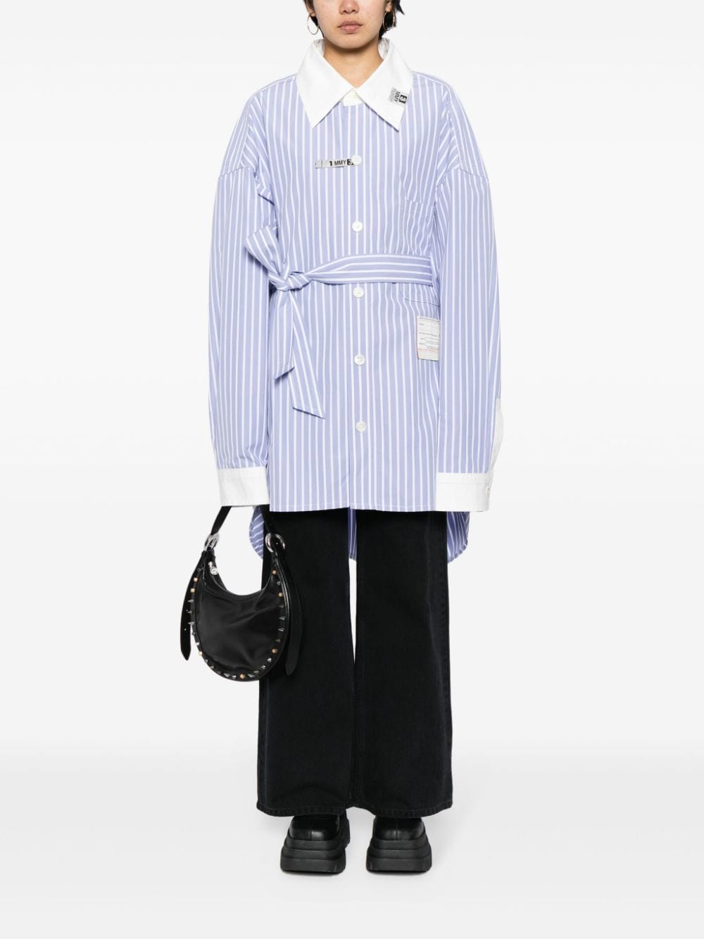 Maison Mihara Yasuhiro logo-appliqué striped belted shirt - Blauw