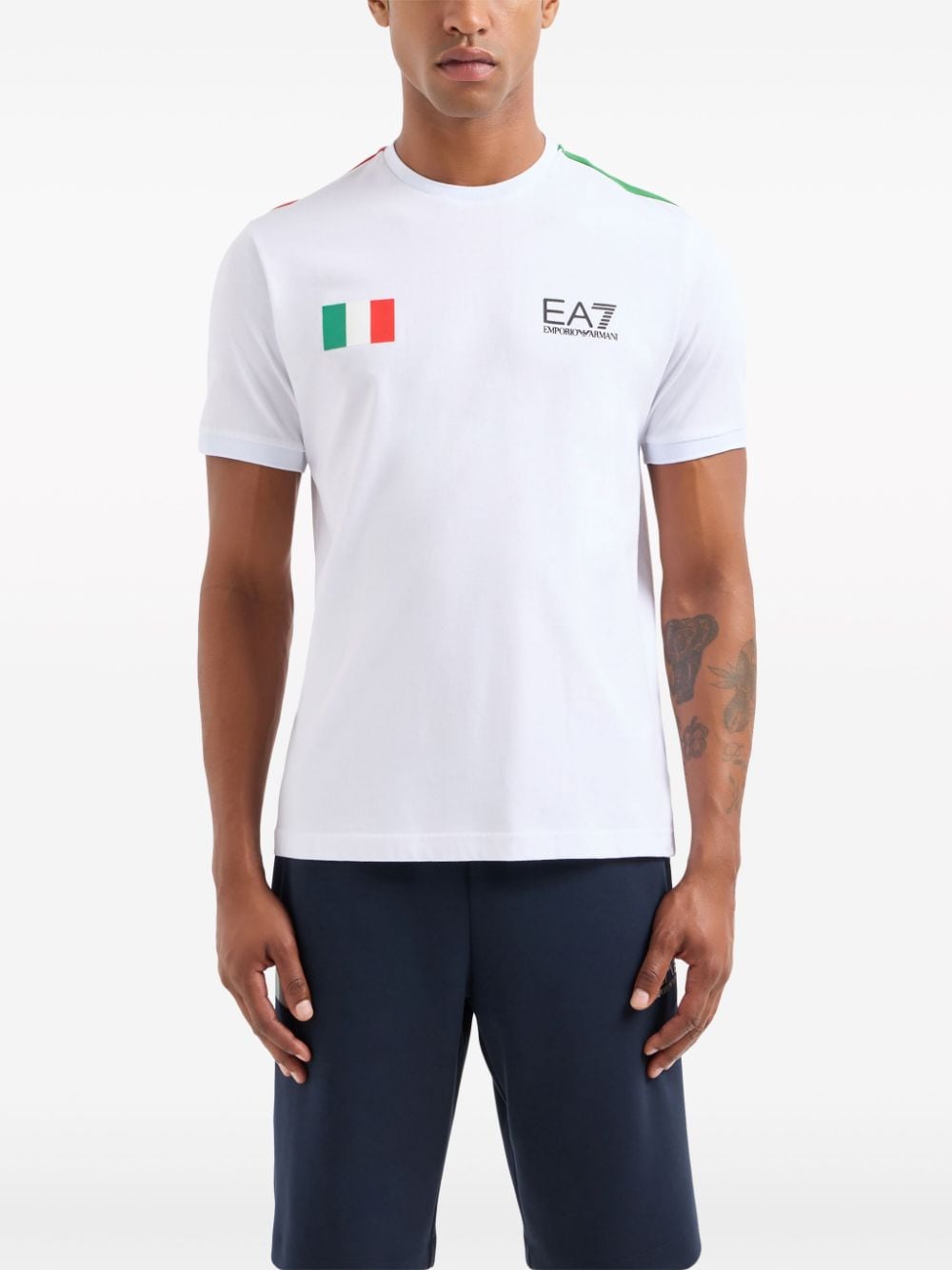 Ea7 Emporio Armani Katoenen T-shirt met vlagprint - Wit