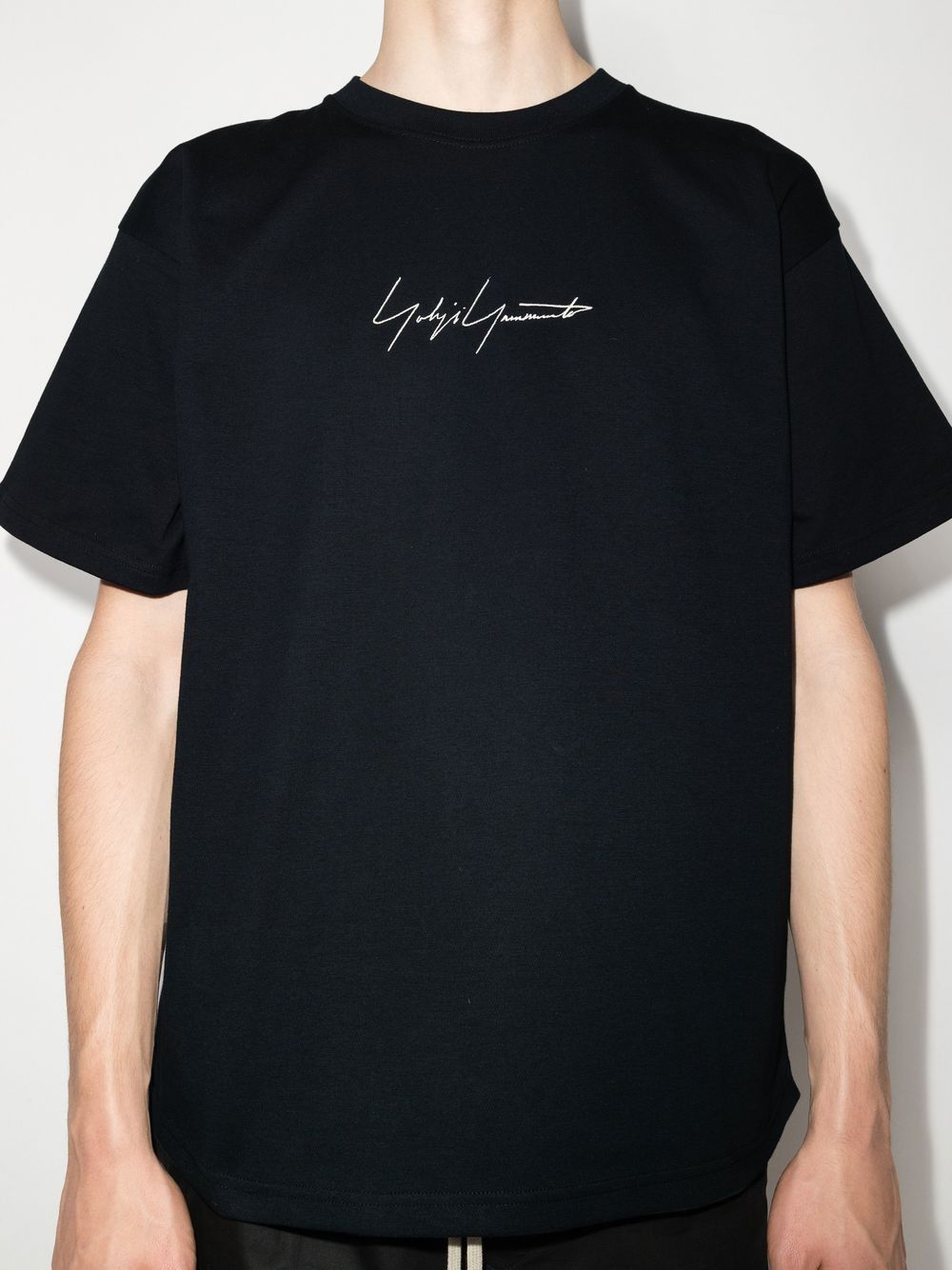 Yohji Yamamoto T-shirt met logoprint - Zwart