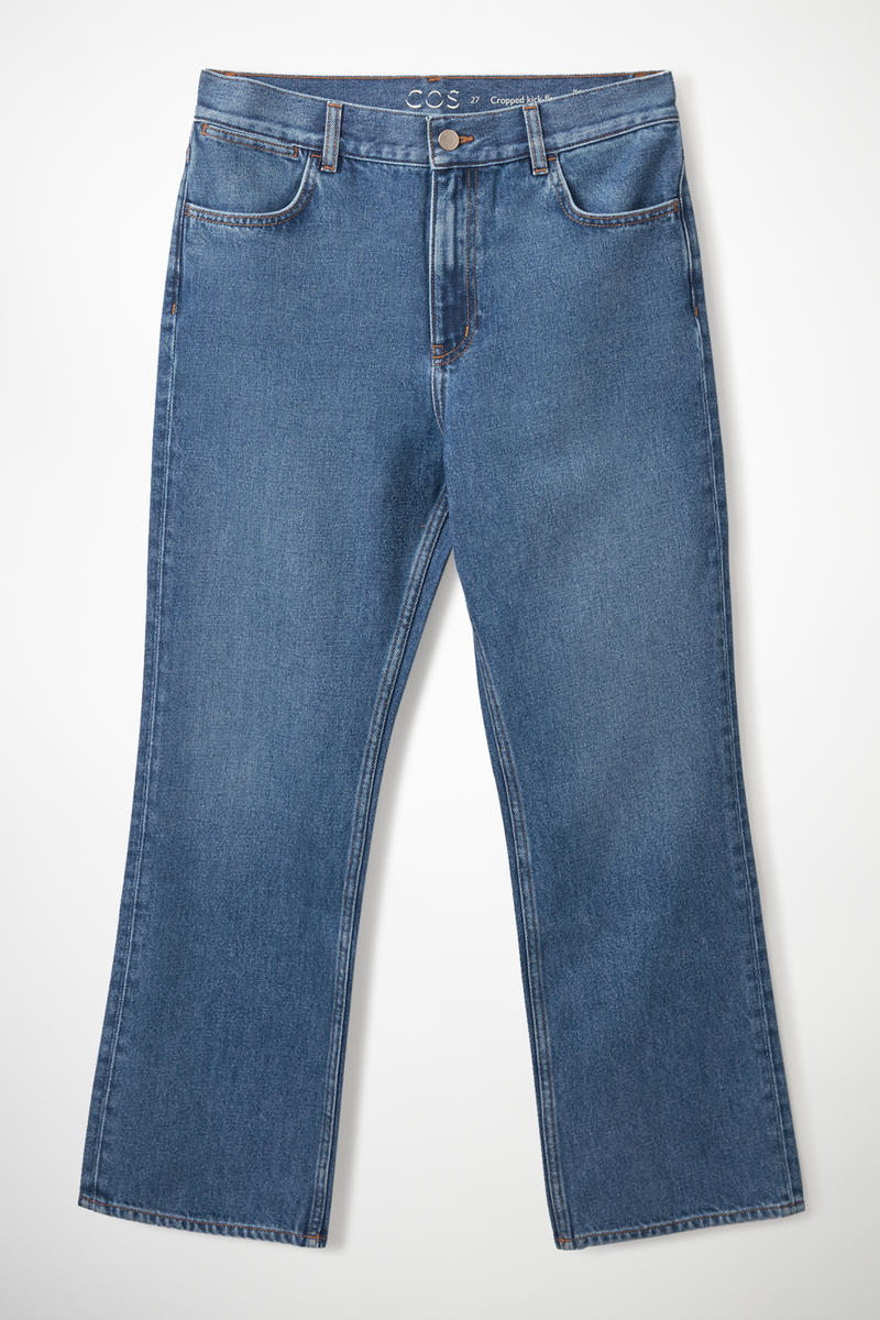 COS Kürzere Ausgestellte Jeans