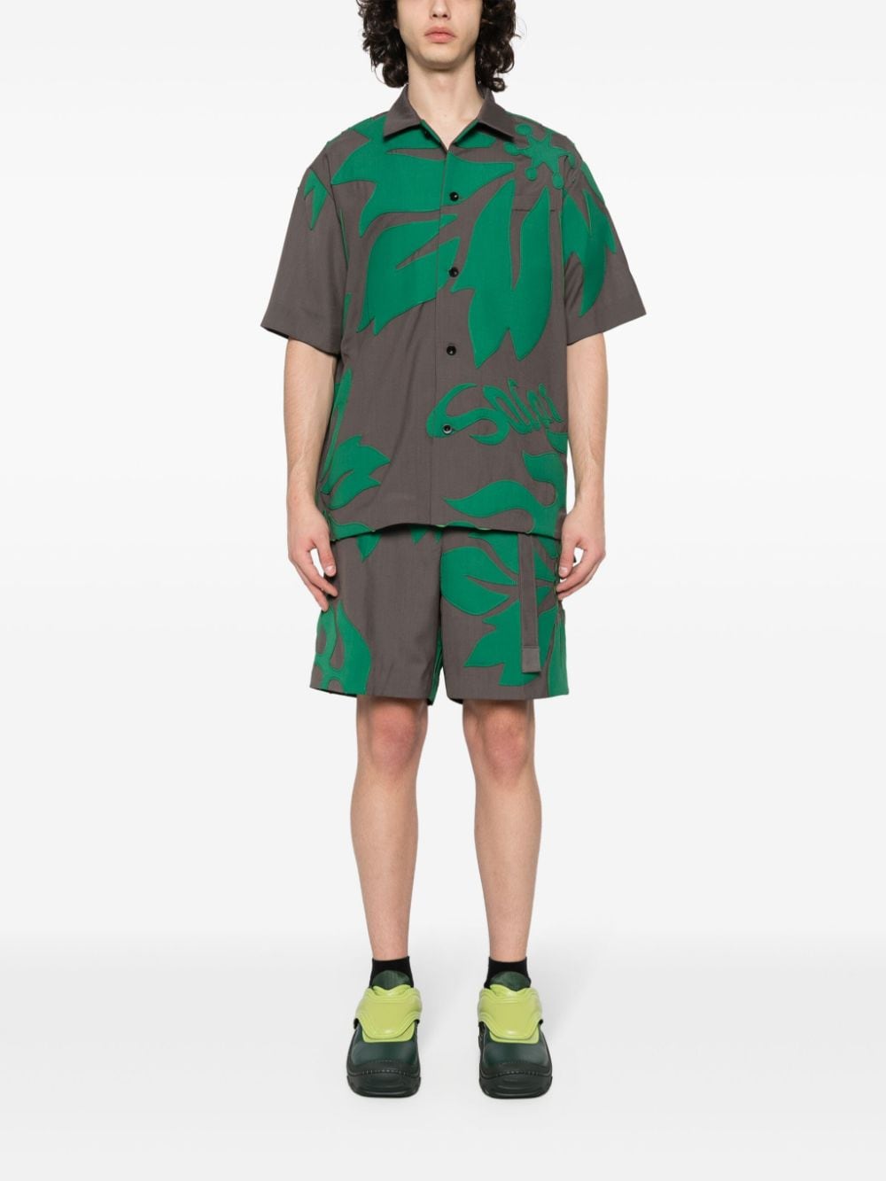 Sacai floral-patches shirt - Groen