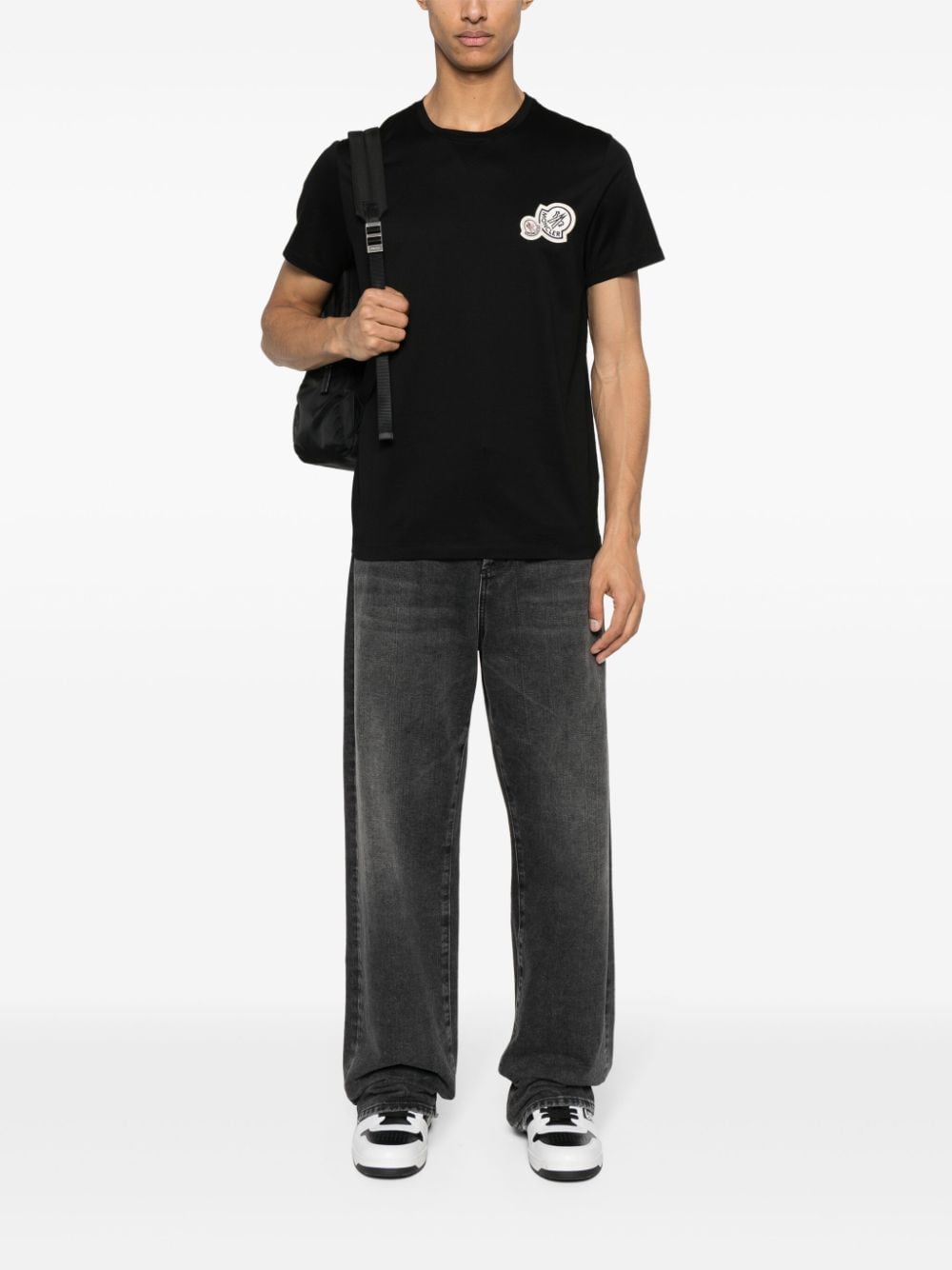 Moncler Katoenen T-shirt met logopatch - Zwart