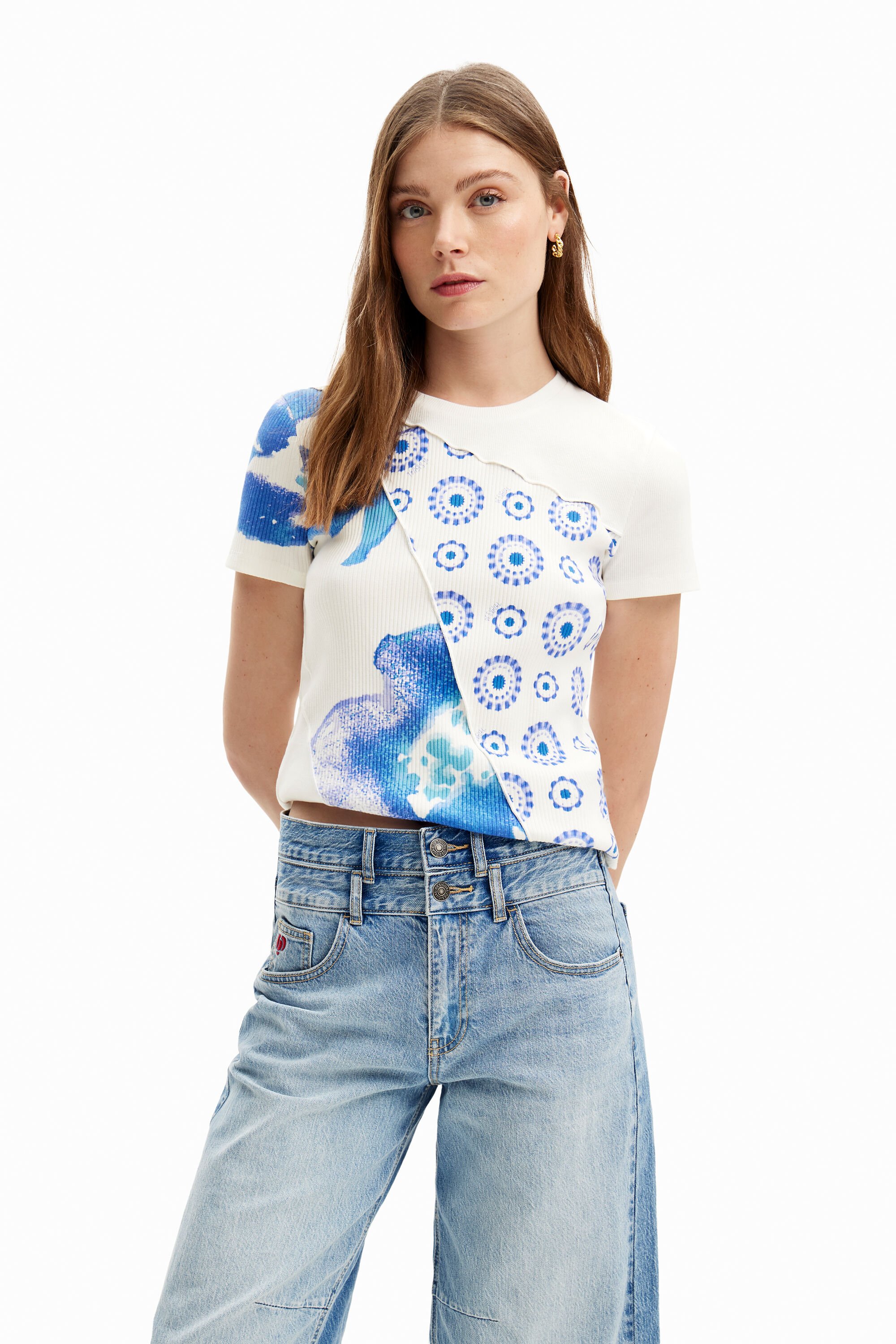 Desigual T-shirt met bloemenpatch - BLUE