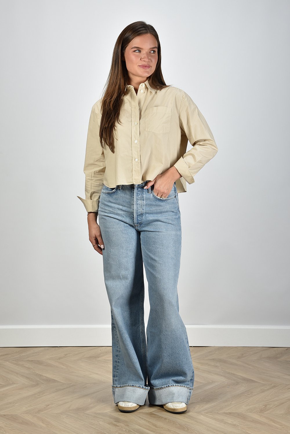 Academia cropped blouse Mia met knoopsluiting beige