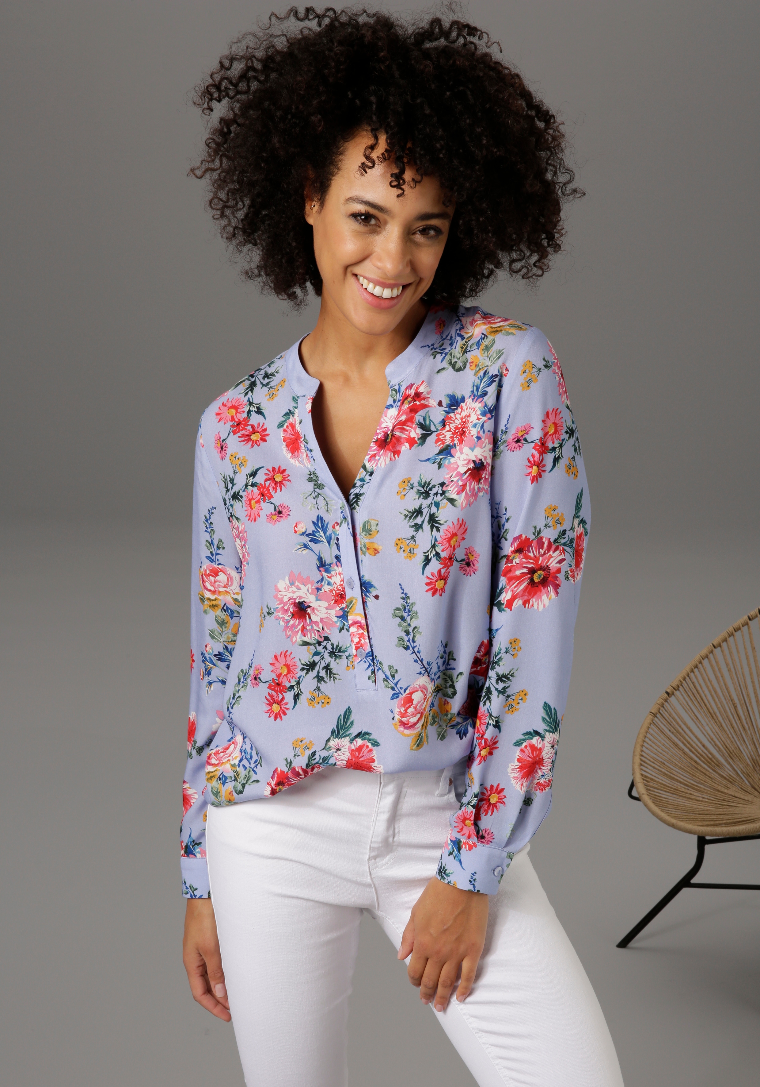 Aniston CASUAL Blouse zonder sluiting met kleurrijke bloemenprint