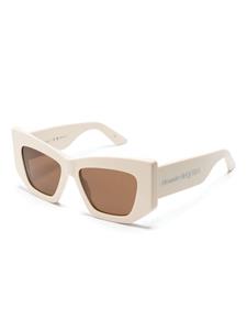 Alexander McQueen Eyewear butterfly-frame sunglasses - Beige