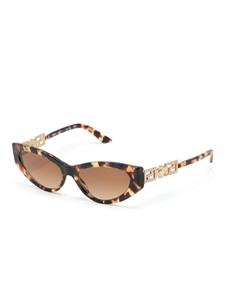 Versace Eyewear Greca Strass zonnebril met cat-eye montuur - Bruin