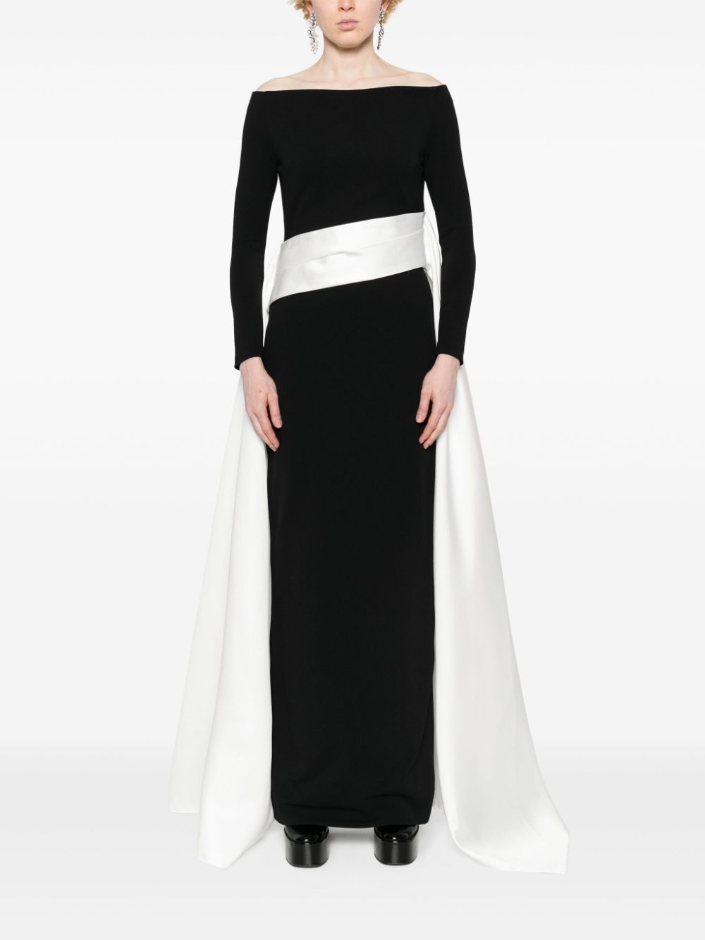 Solace London Irma off-shoulder maxi dress - Zwart