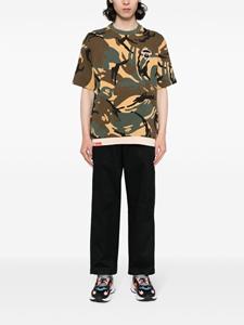 AAPE BY *A BATHING APE Katoenen T-shirt met camouflageprint - Bruin