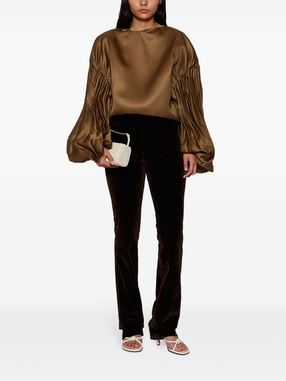KHAITE Quico pleat-detail silk blouse - Bruin