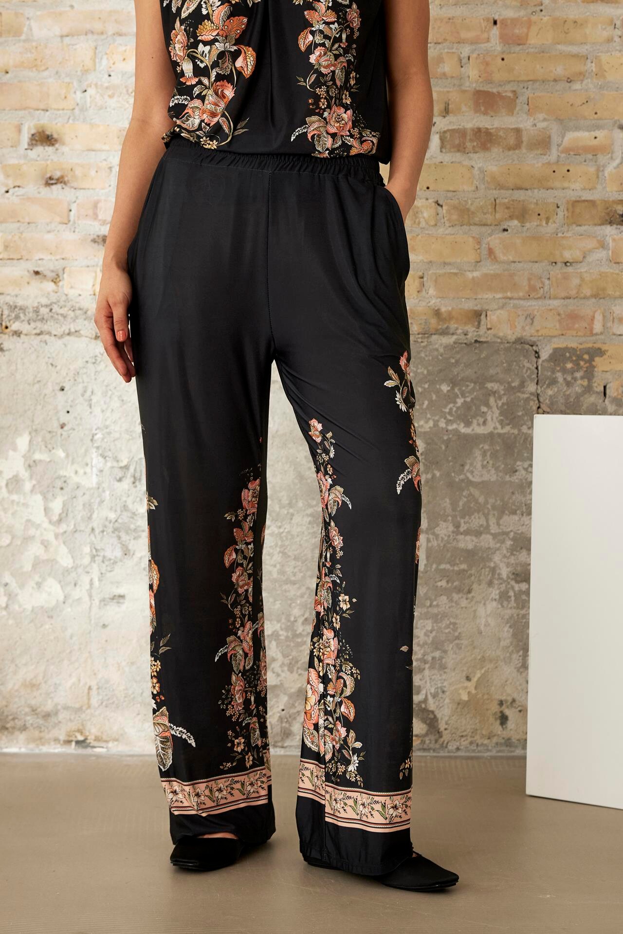 IN FRONT AENA PANTS 16297 999 (Black 999)