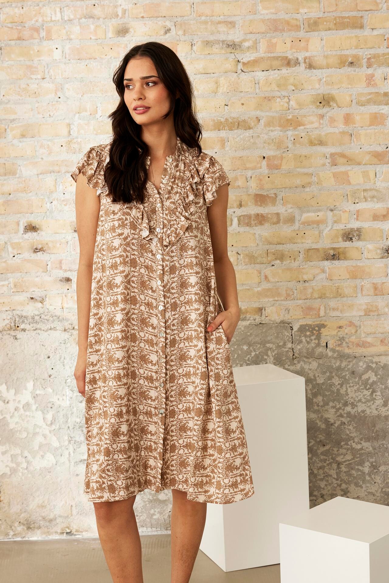 IN FRONT RIANA DRESS 16153 191 (Sand 191)