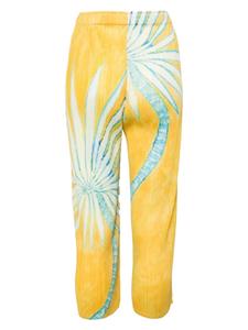 Pleats Please Issey Miyake palm-print plissé trousers - Geel