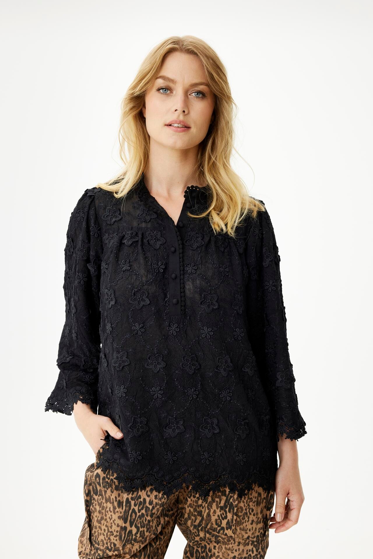 IN FRONT SOLVEJ BLOUSE 16104 999 (Black 999)