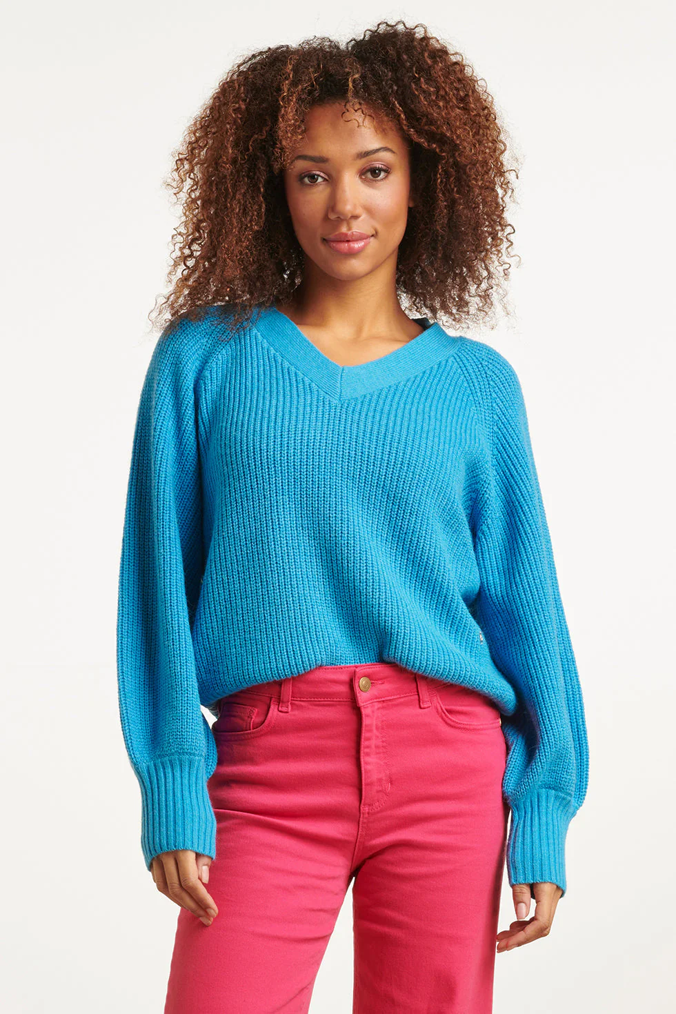 Smashed Lemon 23613 oversized v-hals trui in felblauw gebreide raglan