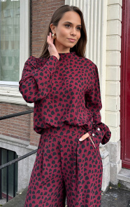 The Musthaves Mila Blouse Long Sleeve Cheetah Burgundy