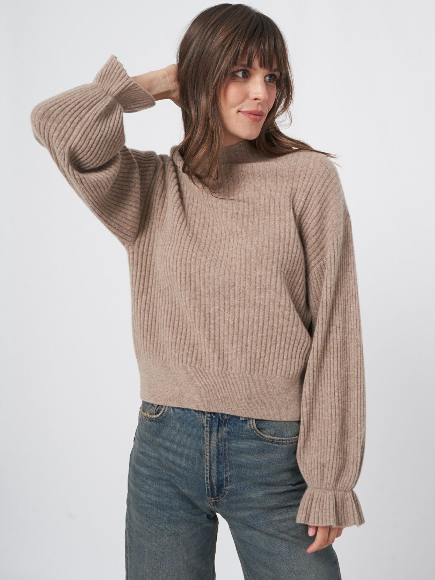 REPEAT cashmere Ribgebreide cashmere trui ruche aan de mouw