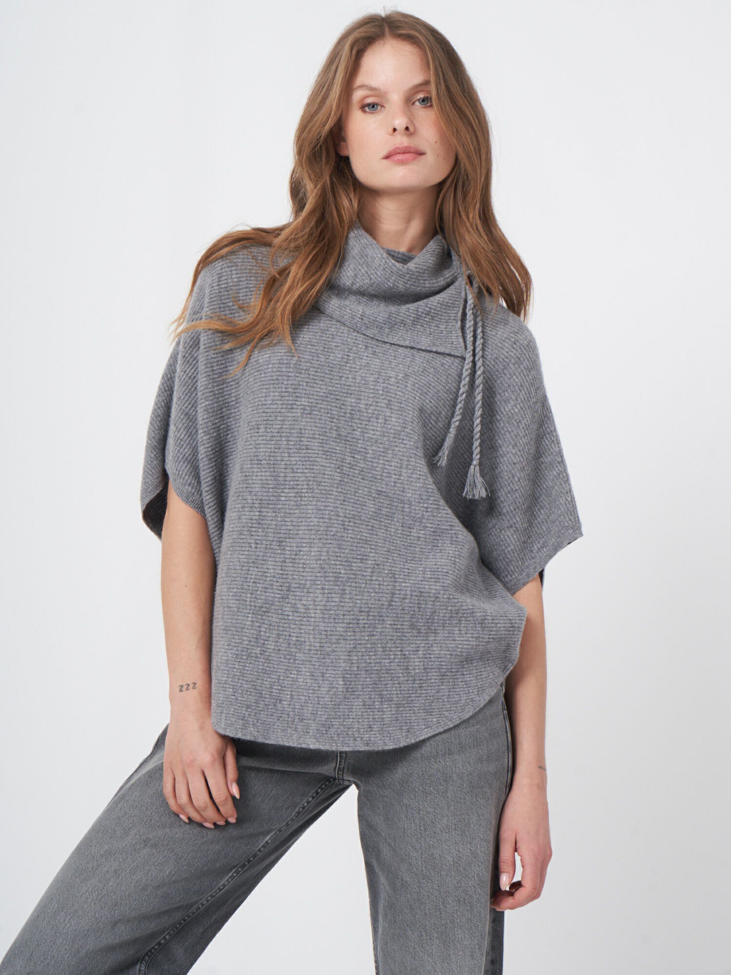 REPEAT cashmere Wollen ribgebreide poncho met wijde rolkraag