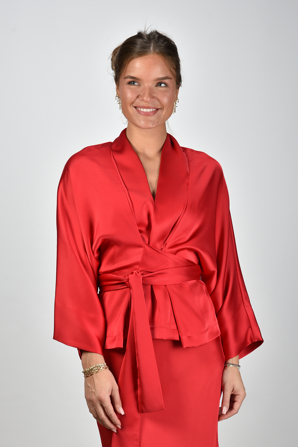 Sea Me Happy top Ayla Satin met brede mouwen en ceintuur rood