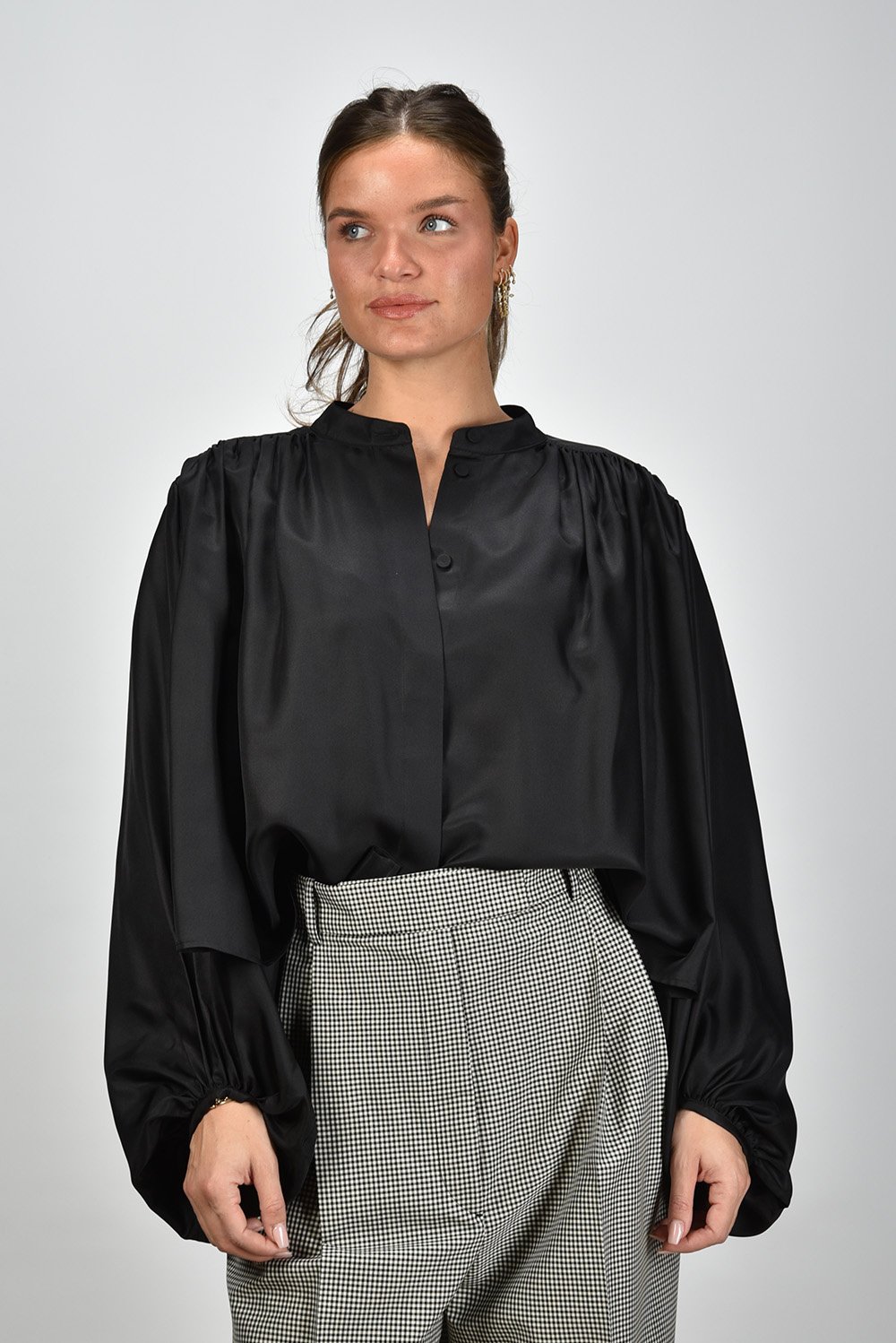 Rohe RÓHE blouse met weide ballonmouwen zwart