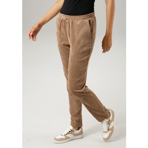 Aniston CASUAL Comfortbroek van trendy, elastische cord