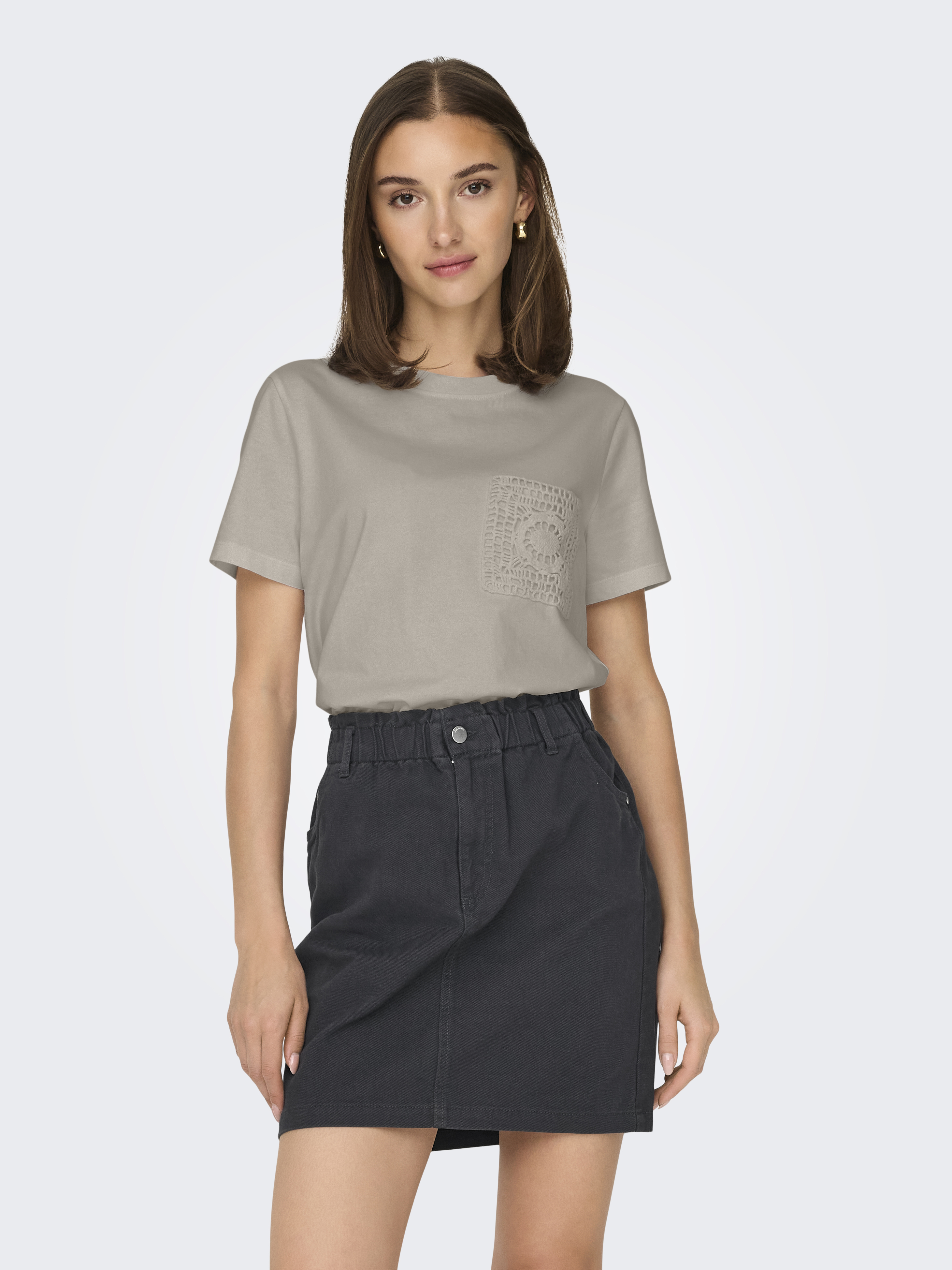 JDY Shirt met korte mouwen SELMA S/S CROCHET POCKET TOP JRS NOOS