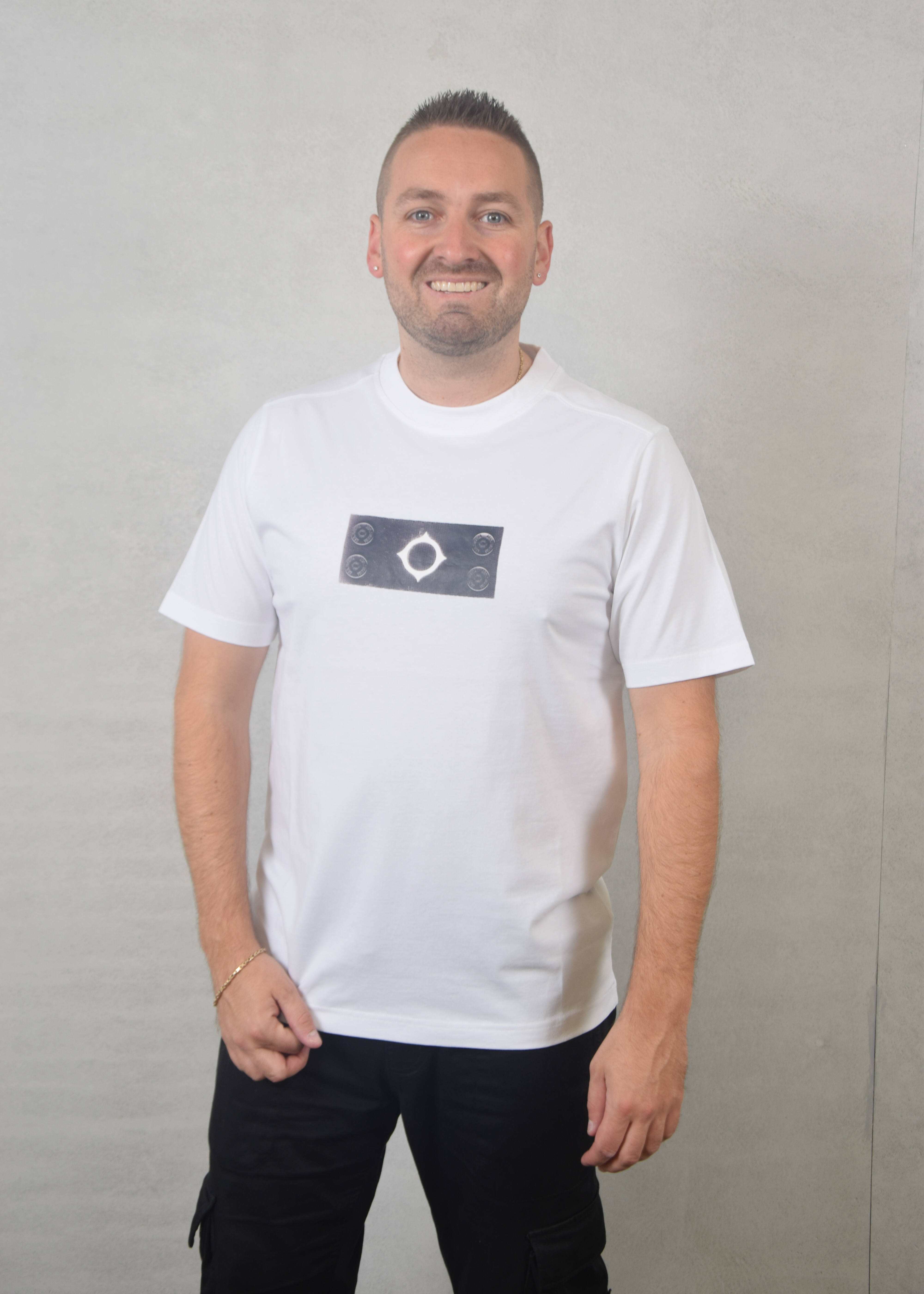 Ma.strum Tromple loeil badge tee