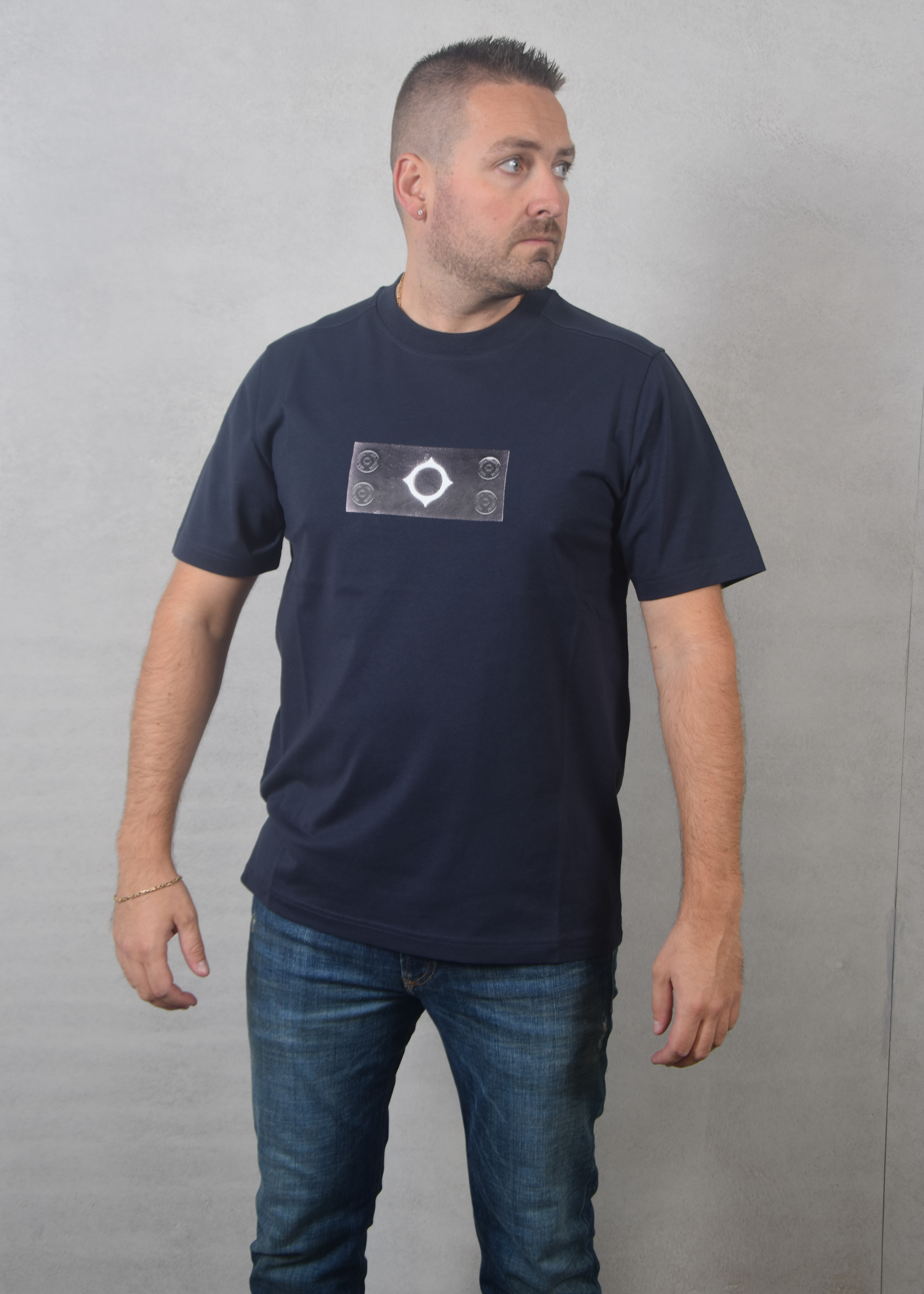 Ma.strum Tromple loeil badge tee