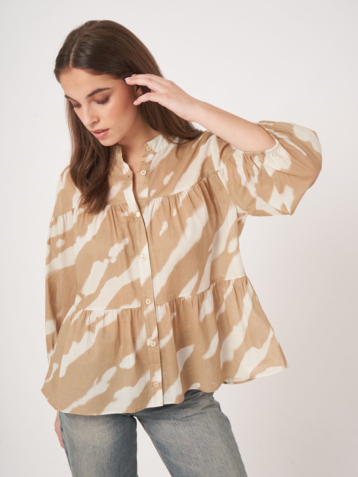 REPEAT cashmere Gelaagde blouse met print