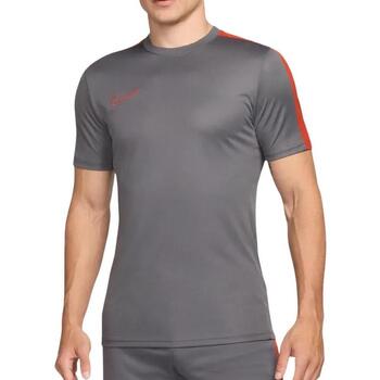 Nike T-shirt  -