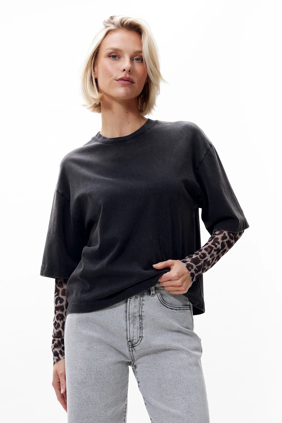 Catwalk Junkie 2503020214 tshirt with leopard mesh sleeves