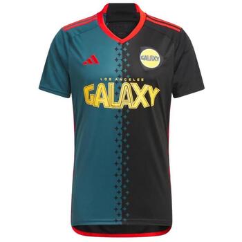 Adidas T-shirt  -