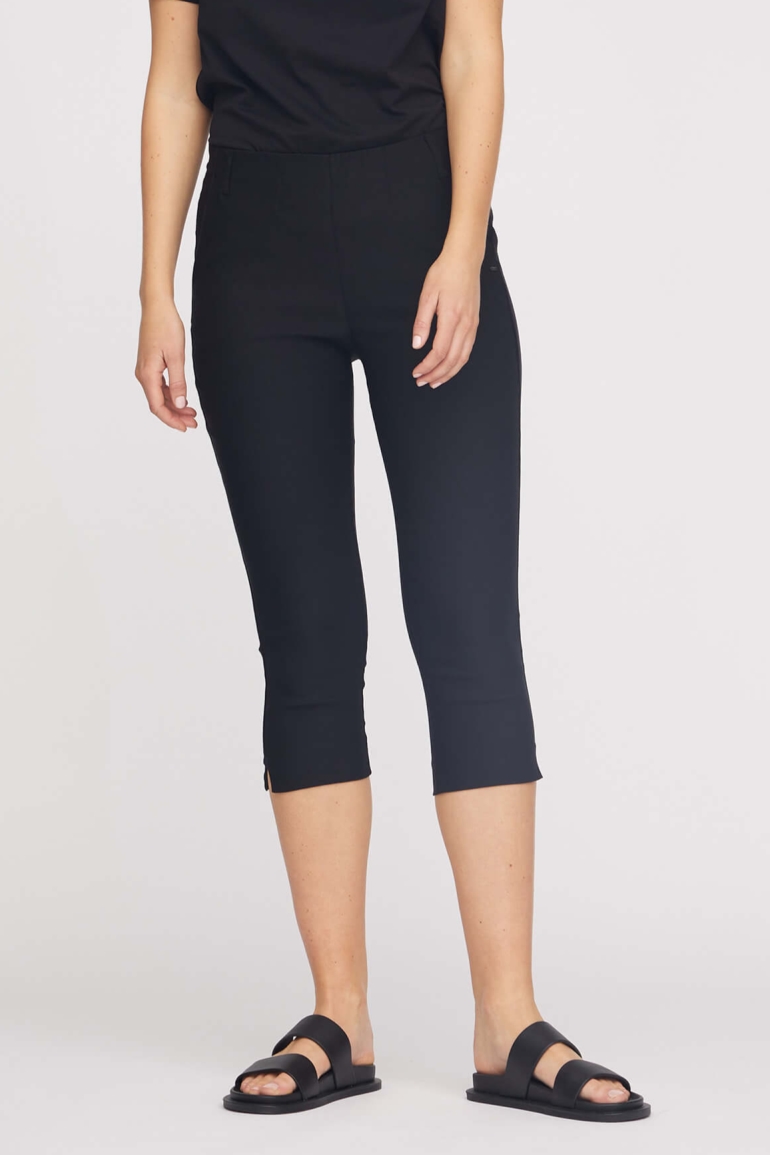 LAURIE Damen vegan Hose Elizabeth Slim Capri Ml Schwarz